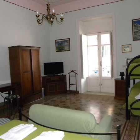 Novecento Apartment Đảo Lipari Ngoại thất bức ảnh